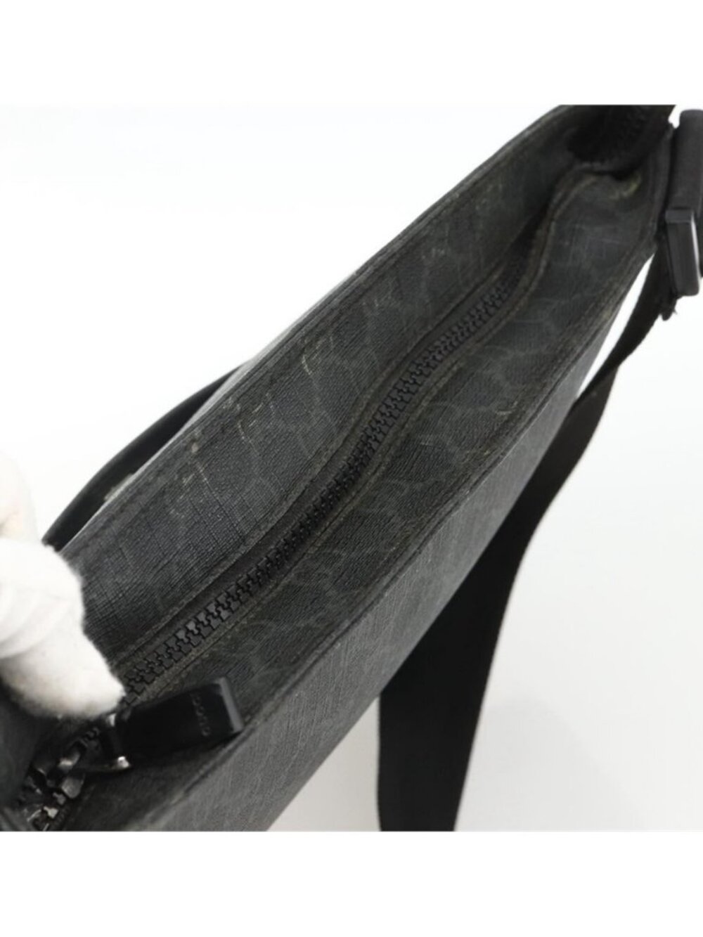 Authentic GUCCI GG Supreme Shoulder Bag PVC Black Silver 162904 - Picture 2 of 16